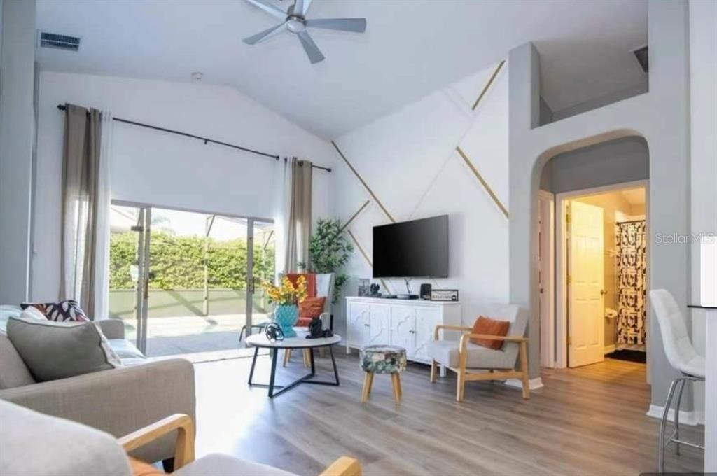 For Sale: $447,000 (4 beds, 2 baths, 1412 Square Feet)