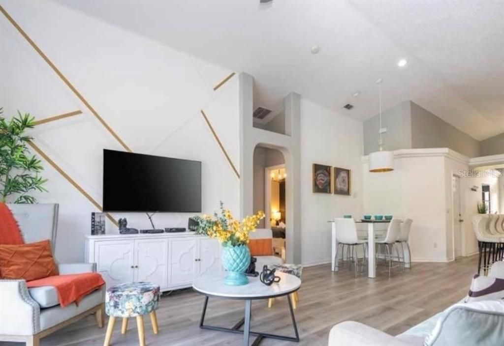 For Sale: $447,000 (4 beds, 2 baths, 1412 Square Feet)