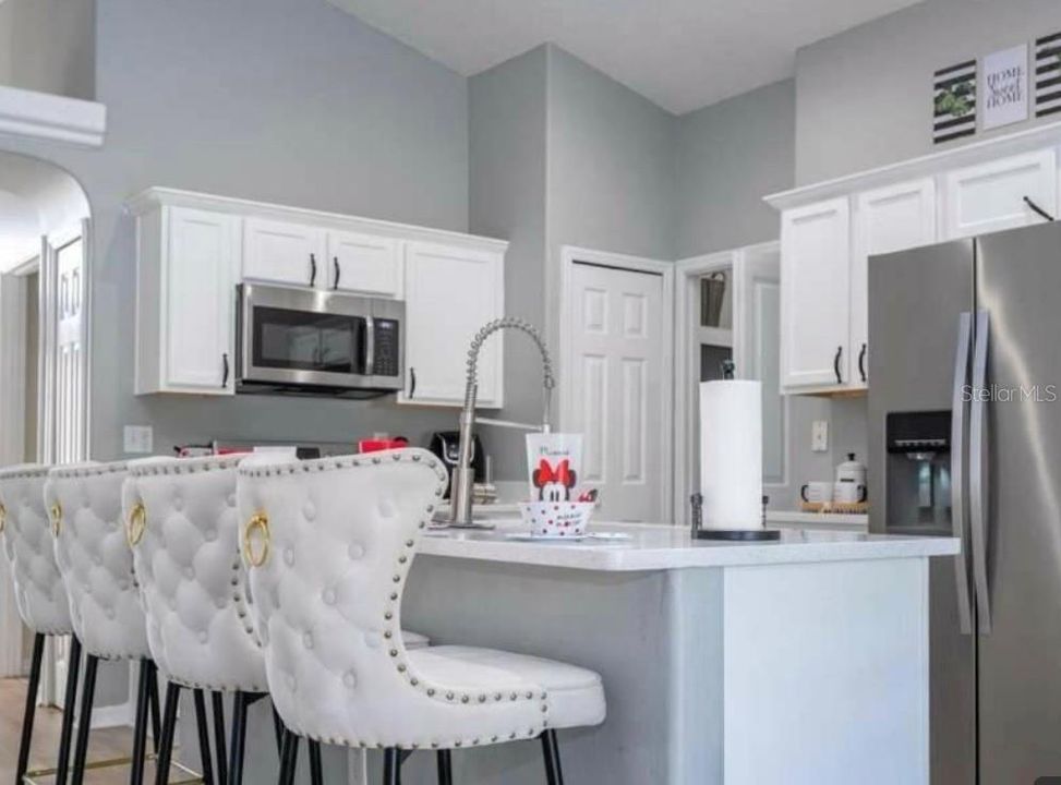 For Sale: $447,000 (4 beds, 2 baths, 1412 Square Feet)