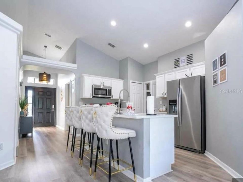 For Sale: $447,000 (4 beds, 2 baths, 1412 Square Feet)