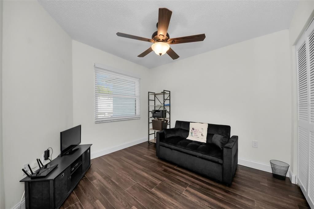 待售: $419,000 (3 贝兹, 2 浴室, 1325 平方英尺)