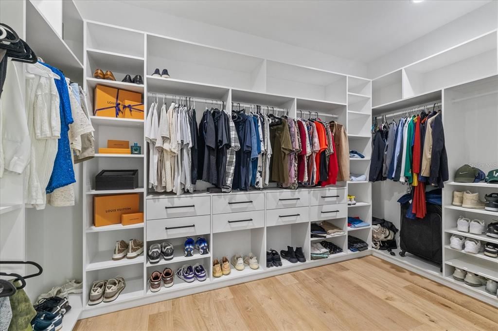 На продажу: $2,249,000 (4 спален, 4 ванн, 4190 Квадратных фут)