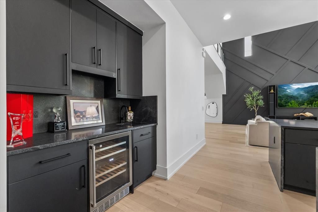 На продажу: $2,249,000 (4 спален, 4 ванн, 4190 Квадратных фут)