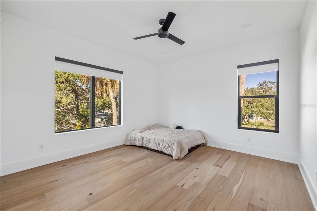 На продажу: $2,249,000 (4 спален, 4 ванн, 4190 Квадратных фут)