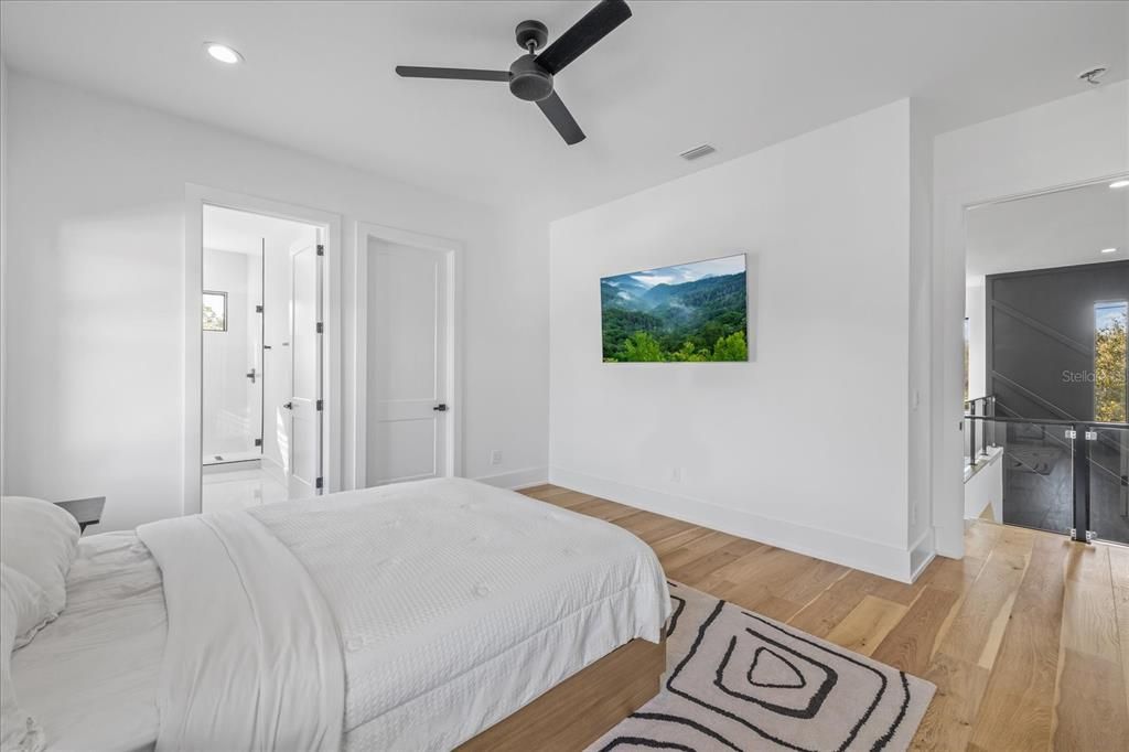 На продажу: $2,249,000 (4 спален, 4 ванн, 4190 Квадратных фут)