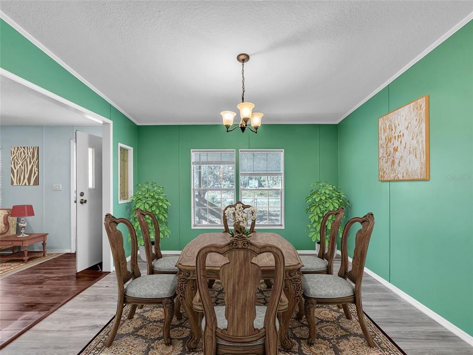 待售: $380,000 (4 贝兹, 2 浴室, 2356 平方英尺)