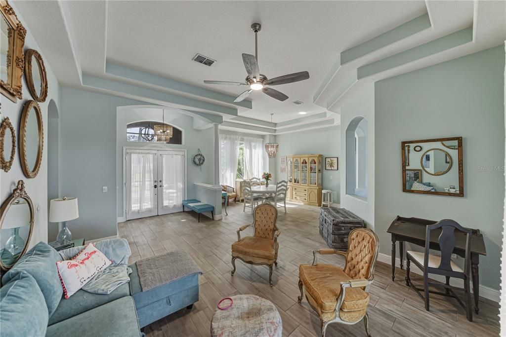 En Venta: $684,950 (4 camas, 3 baños, 3086 Pies cuadrados)