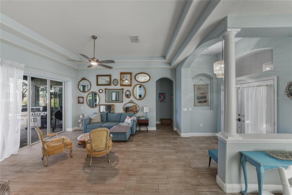 En Venta: $684,950 (4 camas, 3 baños, 3086 Pies cuadrados)