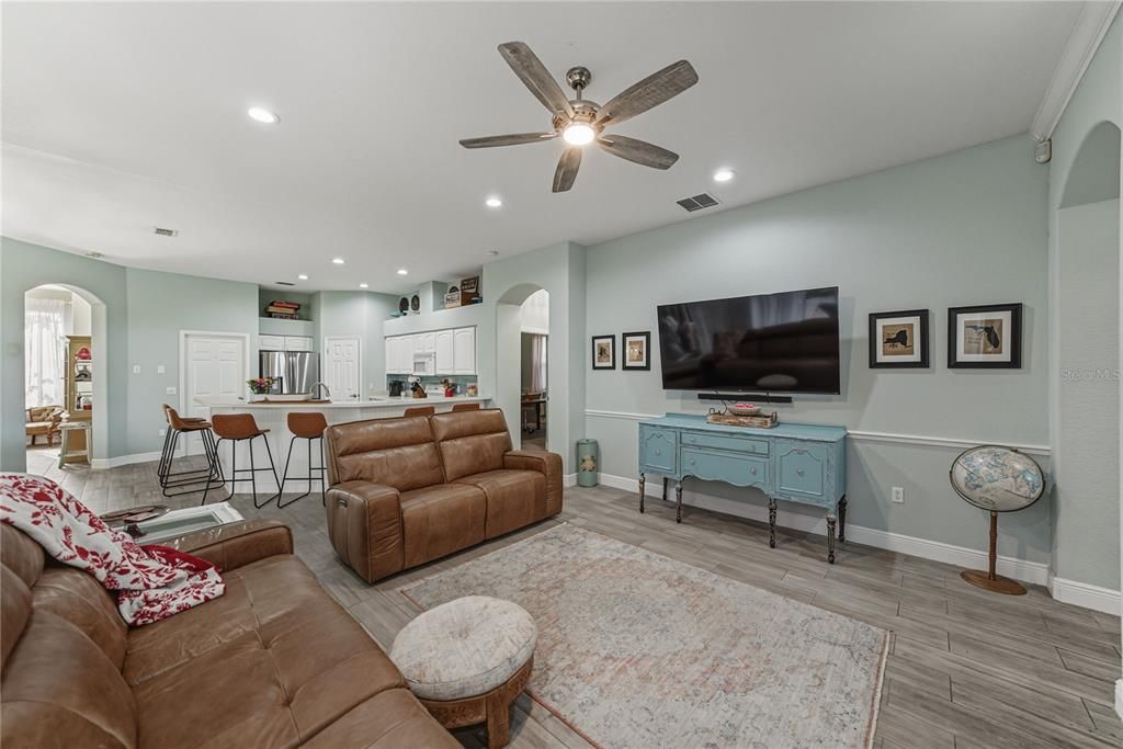 En Venta: $684,950 (4 camas, 3 baños, 3086 Pies cuadrados)