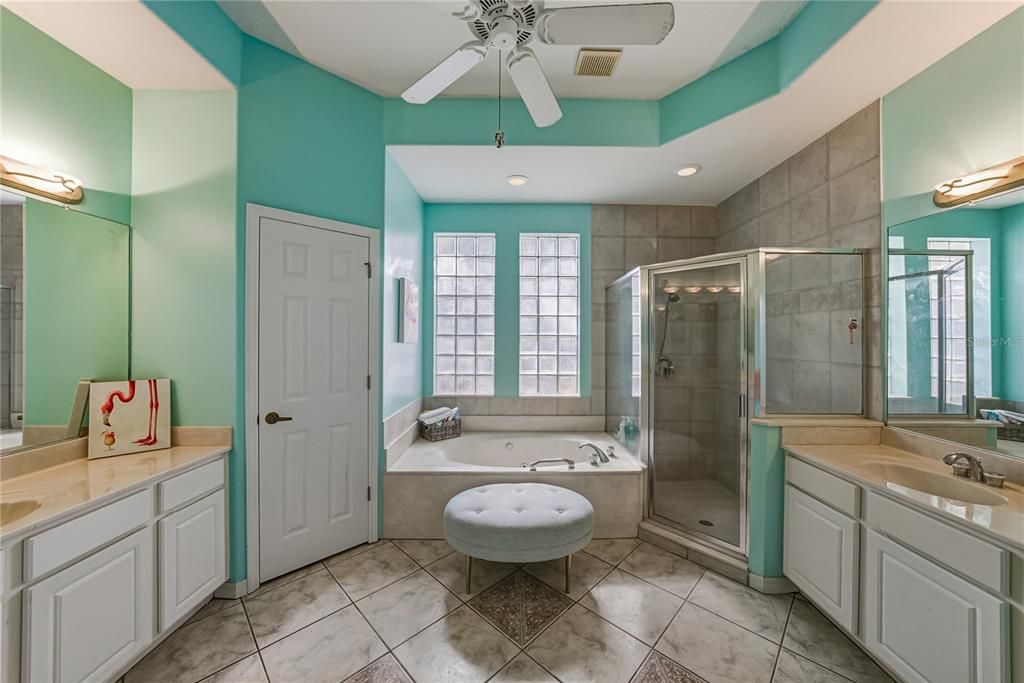 En Venta: $684,950 (4 camas, 3 baños, 3086 Pies cuadrados)