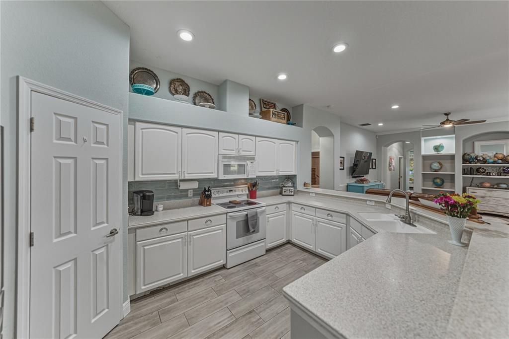 En Venta: $684,950 (4 camas, 3 baños, 3086 Pies cuadrados)