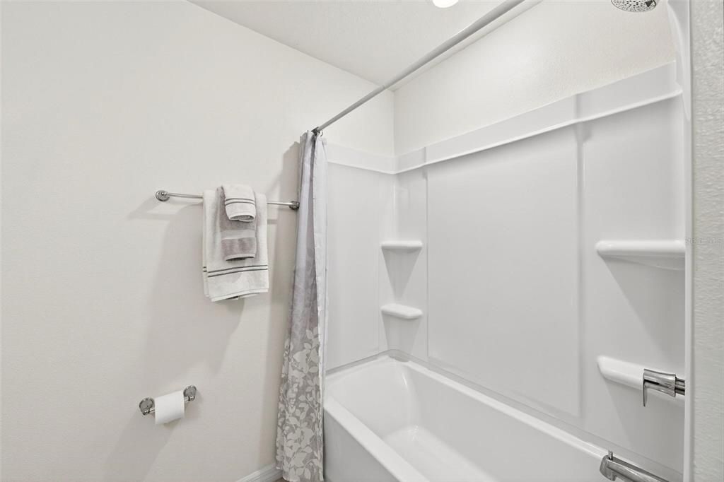 En Venta: $300,000 (3 camas, 2 baños, 1579 Pies cuadrados)