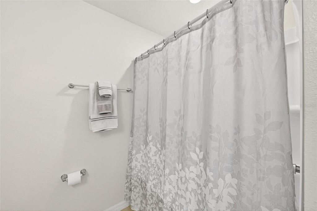 En Venta: $300,000 (3 camas, 2 baños, 1579 Pies cuadrados)