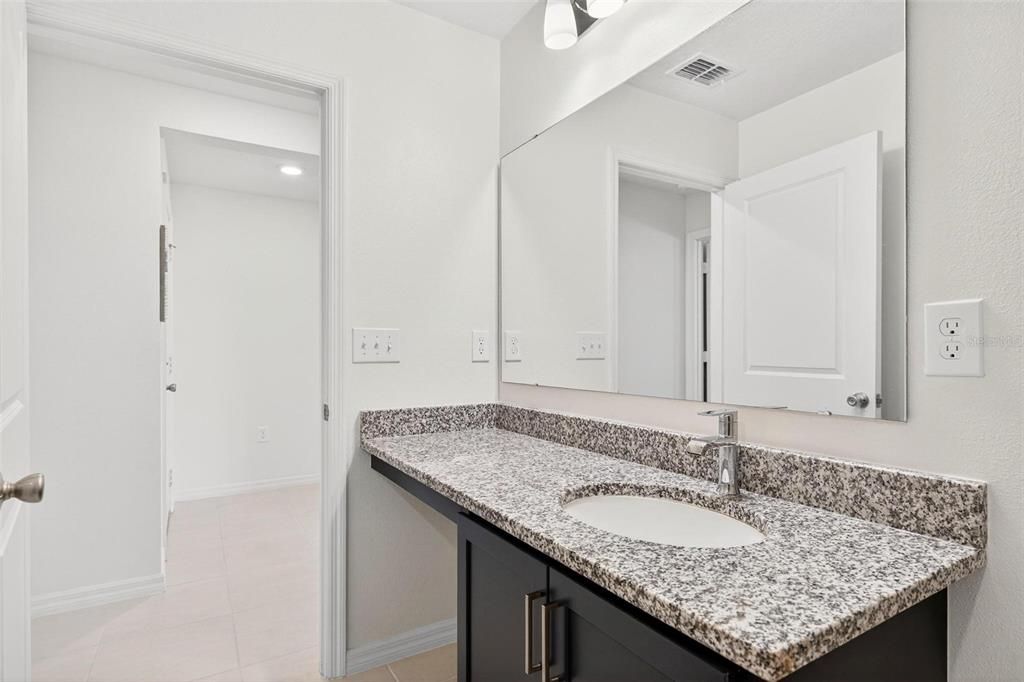 En Venta: $300,000 (3 camas, 2 baños, 1579 Pies cuadrados)