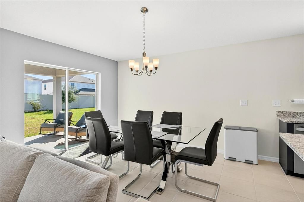 En Venta: $300,000 (3 camas, 2 baños, 1579 Pies cuadrados)