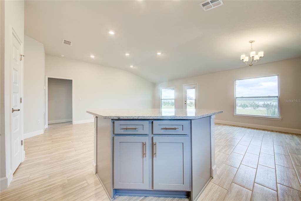 For Sale: $384,805 (3 beds, 2 baths, 1600 Square Feet)