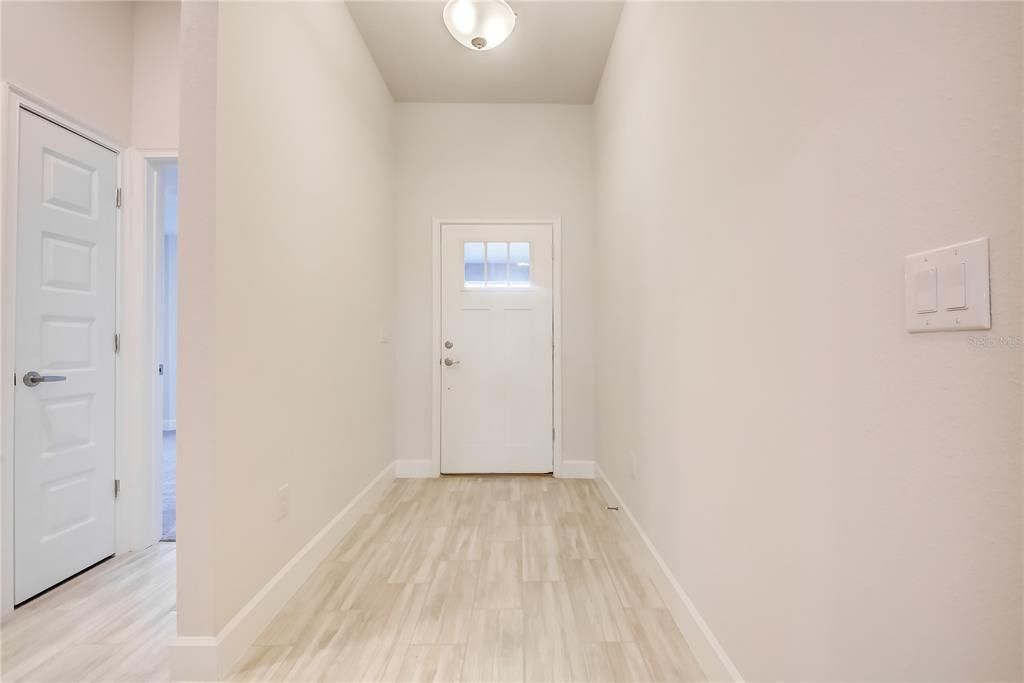 For Sale: $384,805 (3 beds, 2 baths, 1600 Square Feet)