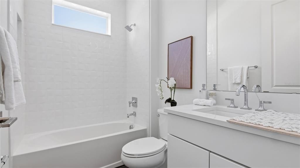 En Venta: $629,000 (3 camas, 2 baños, 2625 Pies cuadrados)