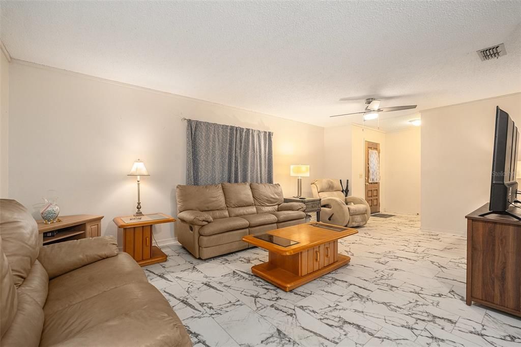 Active With Contract: $335,000 (4 beds, 2 baths, 1735 Square Feet)