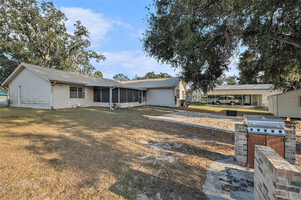 Active With Contract: $335,000 (4 beds, 2 baths, 1735 Square Feet)