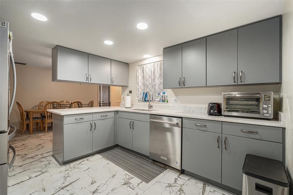 Active With Contract: $335,000 (4 beds, 2 baths, 1735 Square Feet)