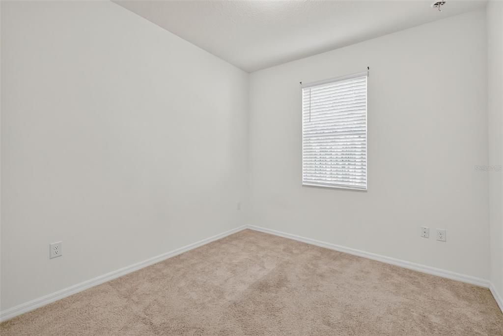 待售: $335,000 (4 贝兹, 2 浴室, 1696 平方英尺)