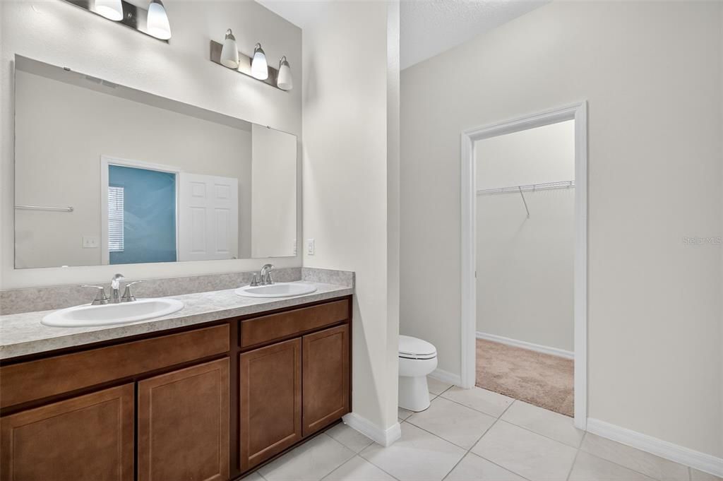 待售: $335,000 (4 贝兹, 2 浴室, 1696 平方英尺)