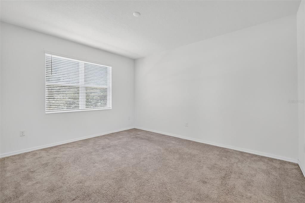 待售: $335,000 (4 贝兹, 2 浴室, 1696 平方英尺)