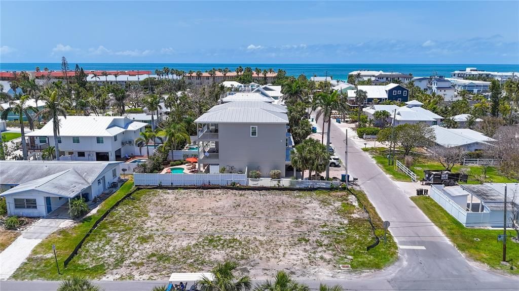 For Sale: $1,350,000 (0.14 acres)