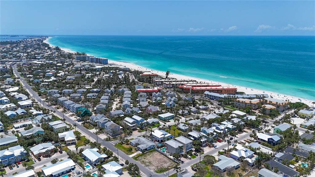 For Sale: $1,350,000 (0.14 acres)