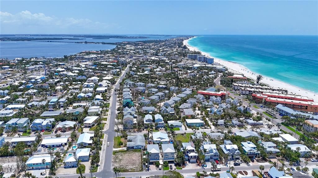 For Sale: $1,350,000 (0.14 acres)