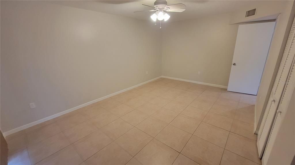 На продажу: $410,000 (3 спален, 0 ванн, 1720 Квадратных фут)