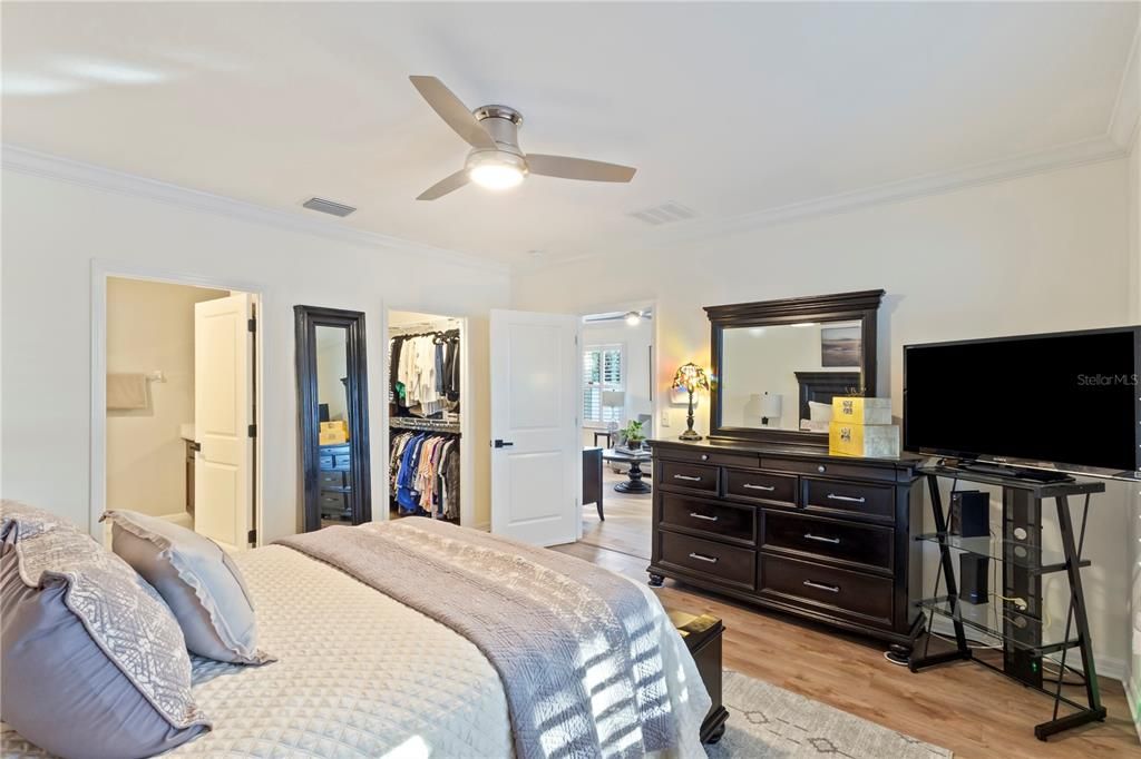 合同活跃: $359,900 (3 贝兹, 2 浴室, 1516 平方英尺)