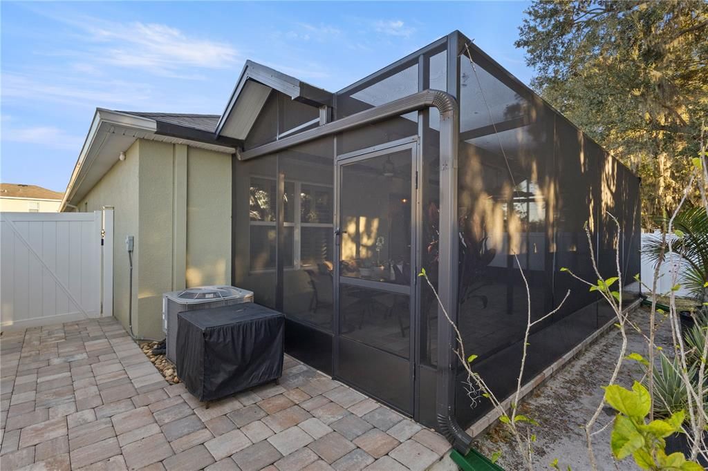 合同活跃: $359,900 (3 贝兹, 2 浴室, 1516 平方英尺)