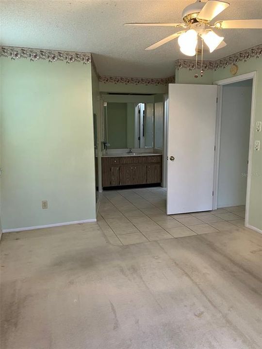 For Sale: $400,000 (3 beds, 2 baths, 1604 Square Feet)