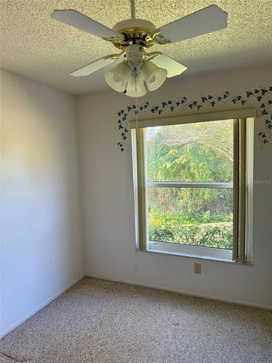 For Sale: $400,000 (3 beds, 2 baths, 1604 Square Feet)