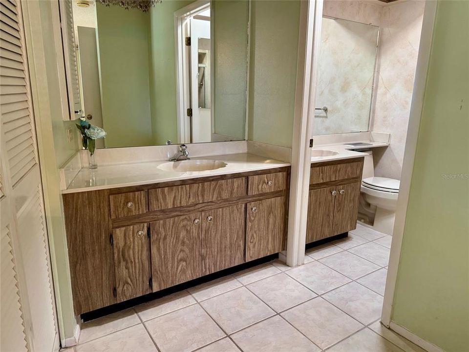 For Sale: $400,000 (3 beds, 2 baths, 1604 Square Feet)