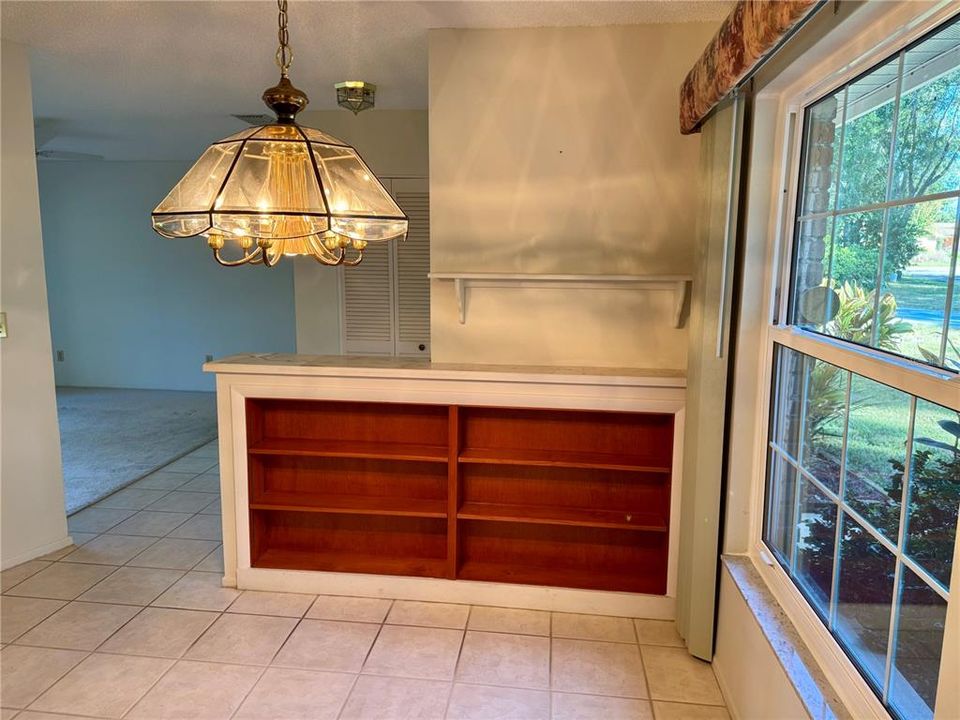 For Sale: $400,000 (3 beds, 2 baths, 1604 Square Feet)