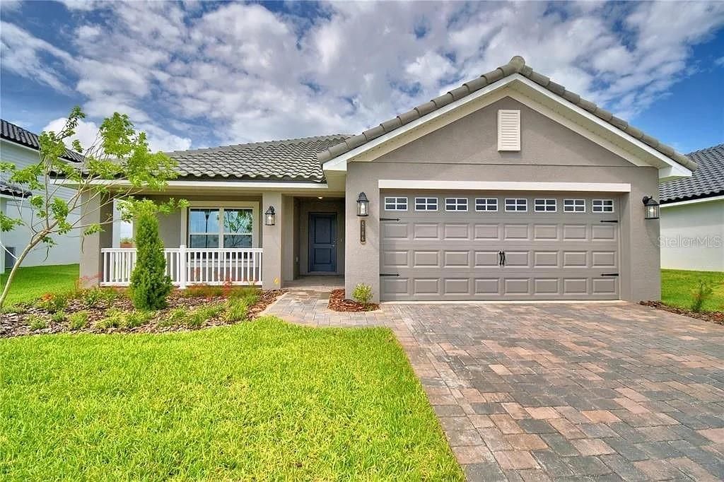 Recently Sold: $396,900 (3 beds, 2 baths, 1955 Square Feet)