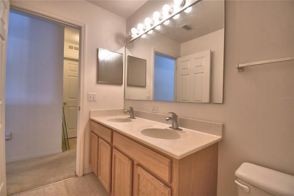 待售: $399,000 (4 贝兹, 2 浴室, 2824 平方英尺)