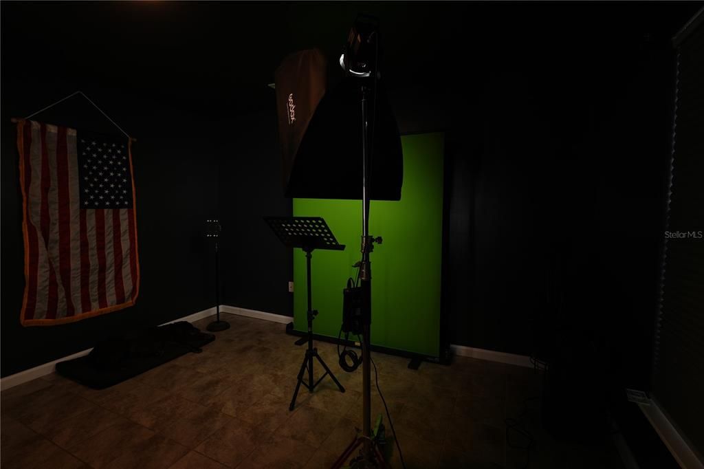 待售: $399,000 (4 贝兹, 2 浴室, 2824 平方英尺)