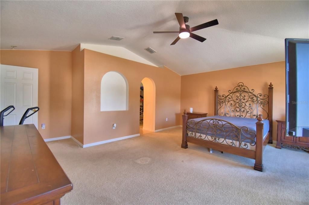 待售: $399,000 (4 贝兹, 2 浴室, 2824 平方英尺)