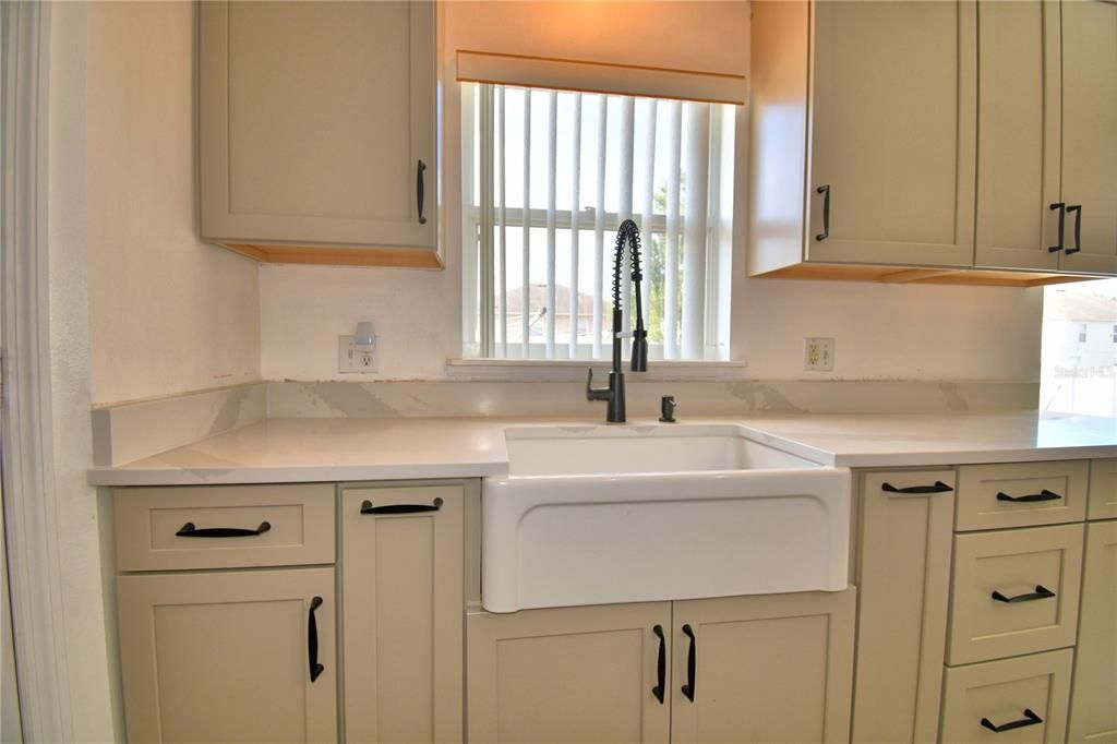 待售: $399,000 (4 贝兹, 2 浴室, 2824 平方英尺)