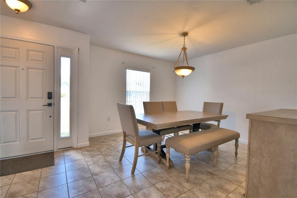 待售: $399,000 (4 贝兹, 2 浴室, 2824 平方英尺)