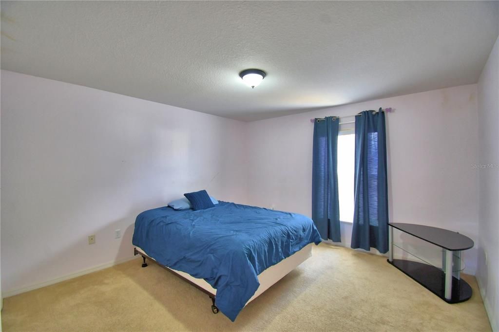 待售: $399,000 (4 贝兹, 2 浴室, 2824 平方英尺)