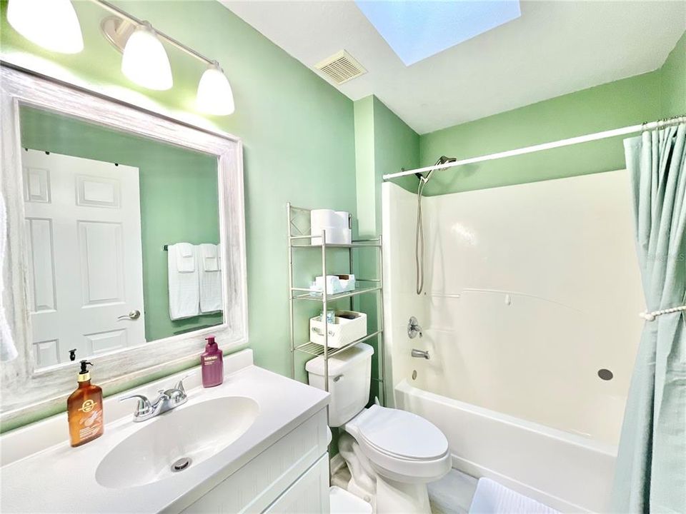 For Sale: $324,900 (3 beds, 2 baths, 1366 Square Feet)