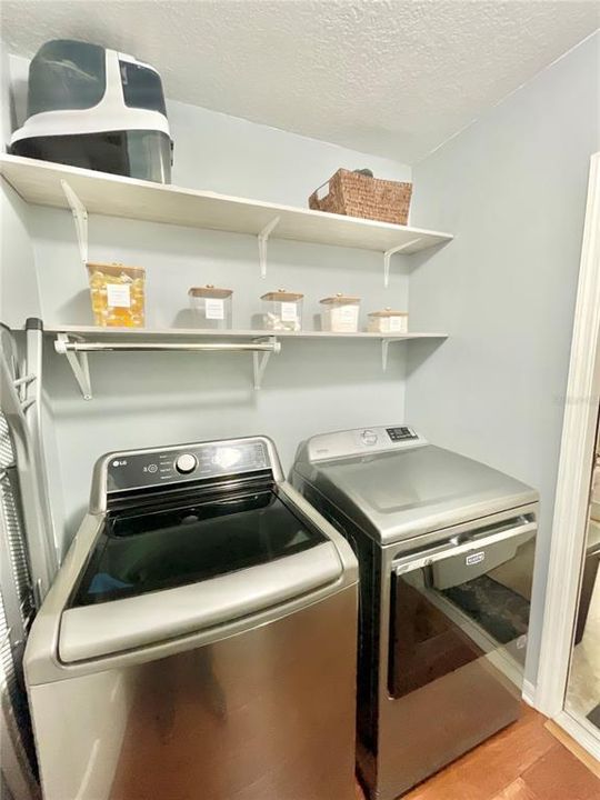 For Sale: $324,900 (3 beds, 2 baths, 1366 Square Feet)