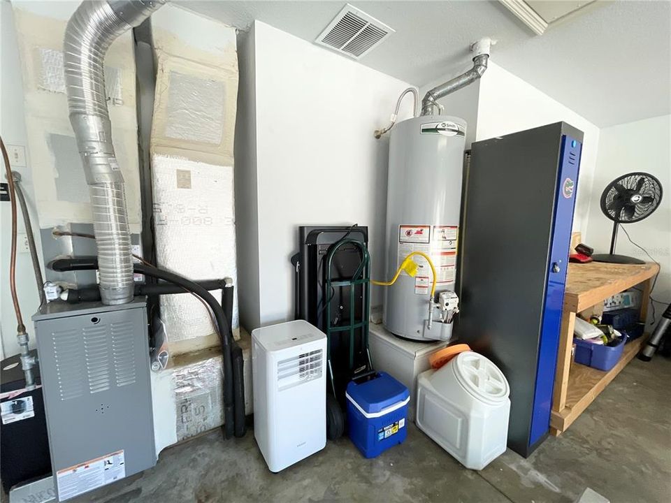 For Sale: $324,900 (3 beds, 2 baths, 1366 Square Feet)