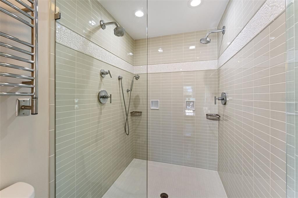 For Sale: $2,345,000 (4 beds, 3 baths, 2494 Square Feet)