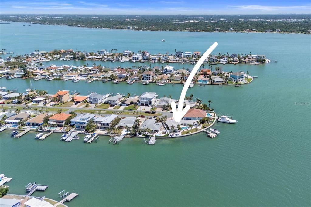 For Sale: $2,345,000 (4 beds, 3 baths, 2494 Square Feet)